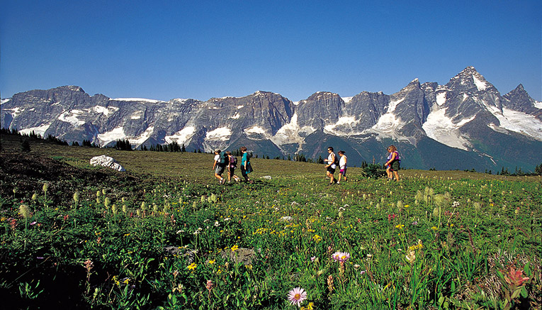Wcni-canadian-walking-11